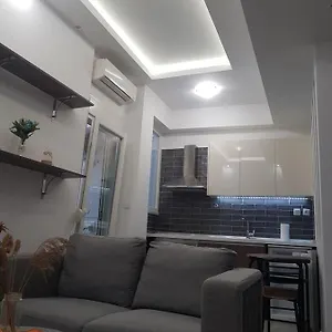 κάντε κράτηση εδώ
